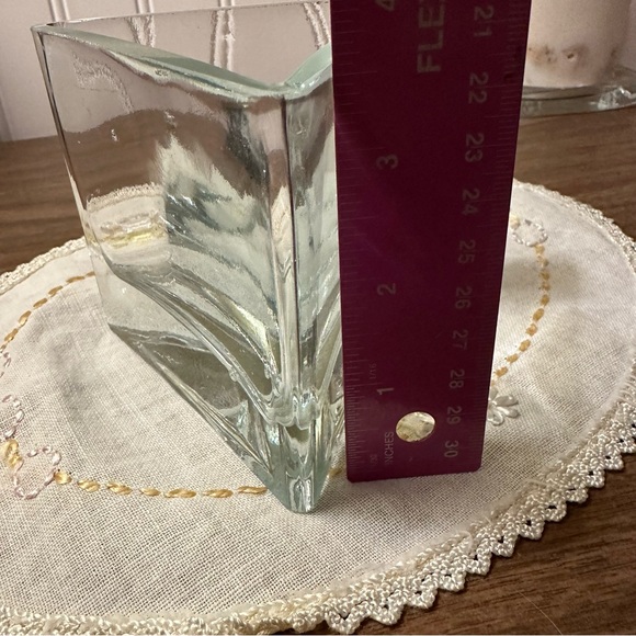Heavy Bottom Triangle Vase - Picture 5 of 7